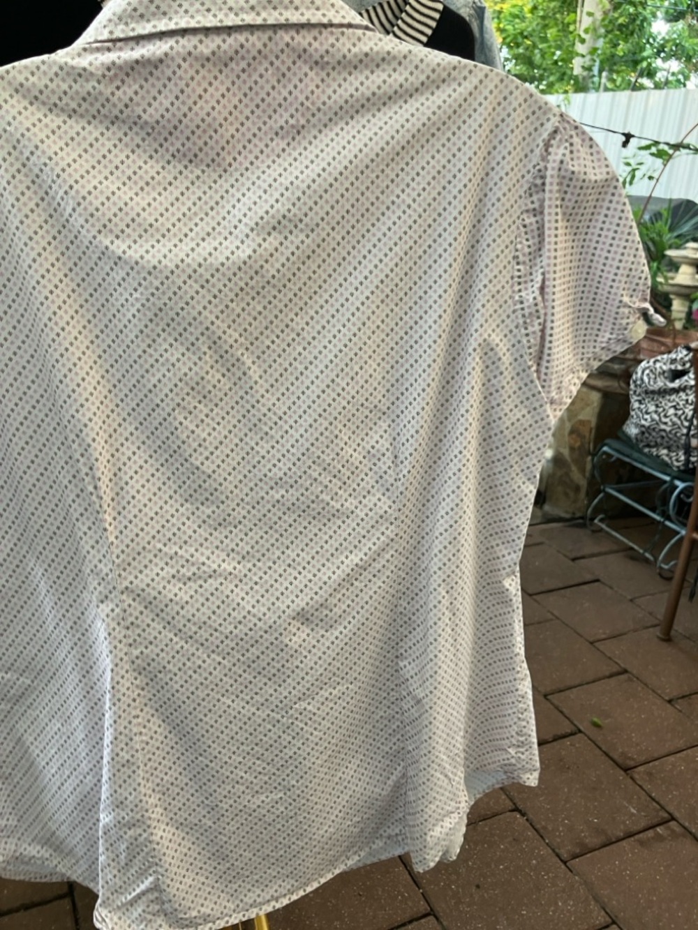 Beautiful blouse - Picture 3 of 10